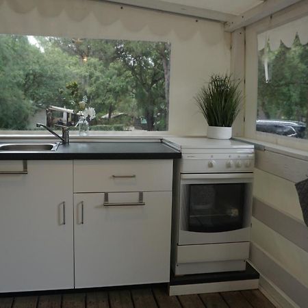 Chalets Met Buitenkeuken Op Camping Lei Suves - Joycasa روكبرون-سور-أرجينس المظهر الخارجي الصورة
