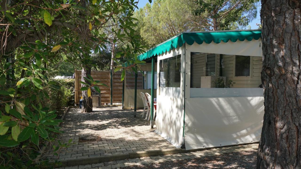 Chalets Met Buitenkeuken Op Camping Lei Suves - Joycasa روكبرون-سور-أرجينس المظهر الخارجي الصورة