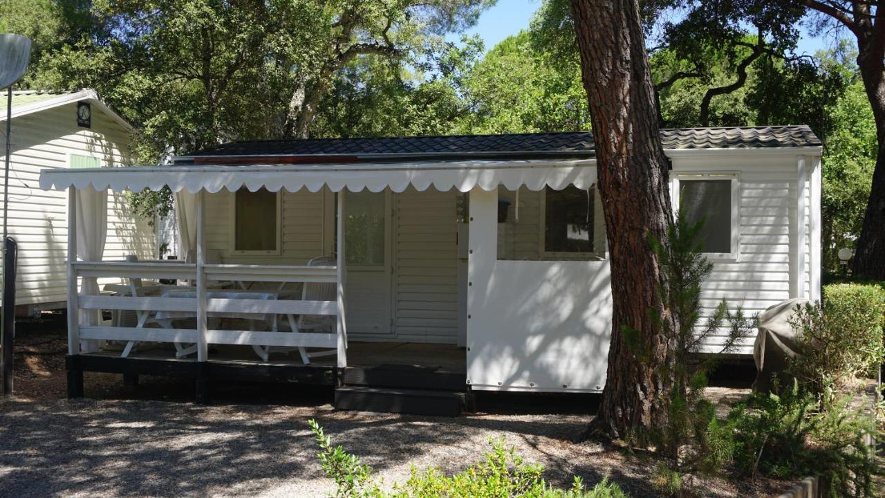 Chalets Met Buitenkeuken Op Camping Lei Suves - Joycasa روكبرون-سور-أرجينس المظهر الخارجي الصورة