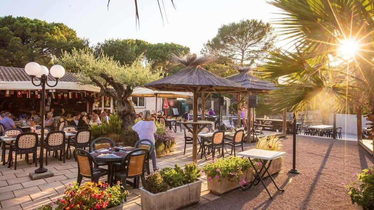 Chalets Met Buitenkeuken Op Camping Lei Suves - Joycasa روكبرون-سور-أرجينس المظهر الخارجي الصورة