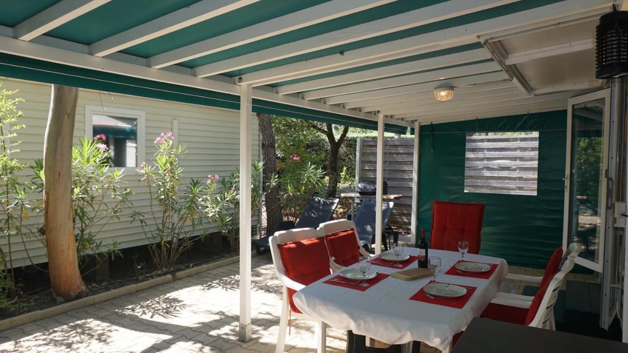 Chalets Met Buitenkeuken Op Camping Lei Suves - Joycasa روكبرون-سور-أرجينس المظهر الخارجي الصورة