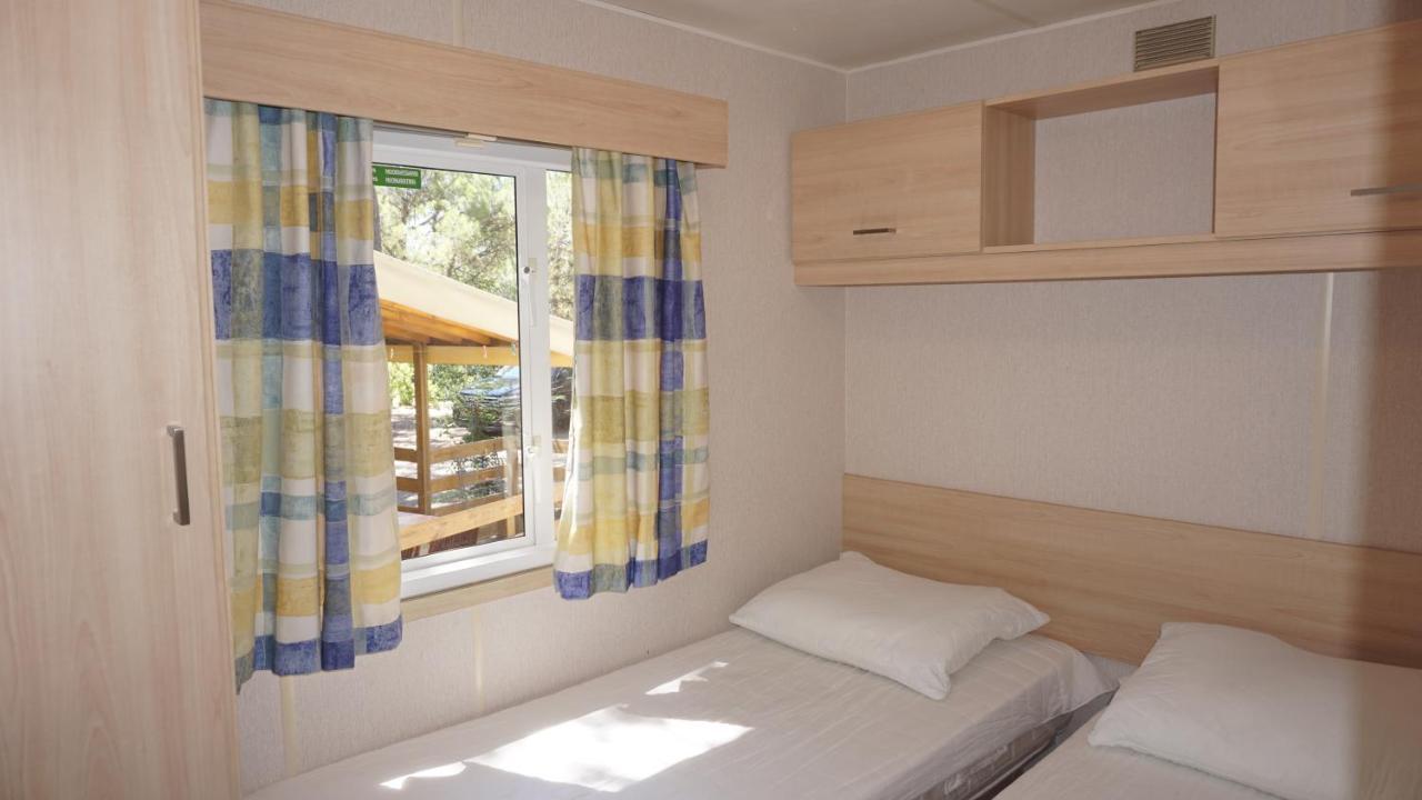 Chalets Met Buitenkeuken Op Camping Lei Suves - Joycasa روكبرون-سور-أرجينس المظهر الخارجي الصورة