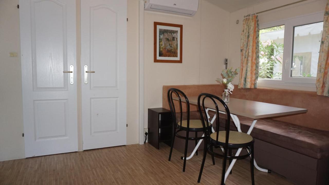 Chalets Met Buitenkeuken Op Camping Lei Suves - Joycasa روكبرون-سور-أرجينس المظهر الخارجي الصورة