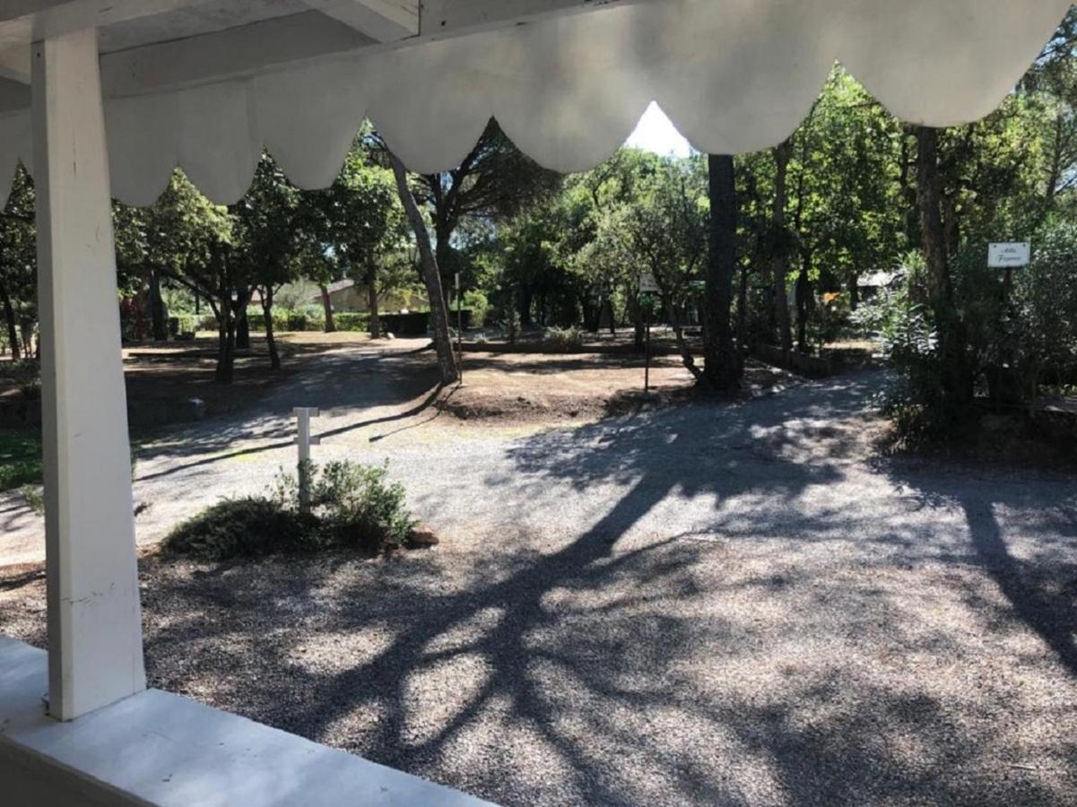Chalets Met Buitenkeuken Op Camping Lei Suves - Joycasa روكبرون-سور-أرجينس المظهر الخارجي الصورة