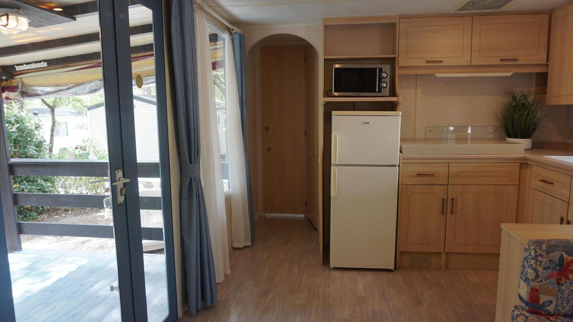 Chalets Met Buitenkeuken Op Camping Lei Suves - Joycasa روكبرون-سور-أرجينس الغرفة الصورة