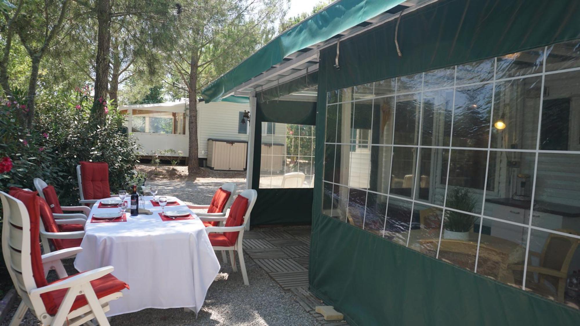 Chalets Met Buitenkeuken Op Camping Lei Suves - Joycasa روكبرون-سور-أرجينس الغرفة الصورة