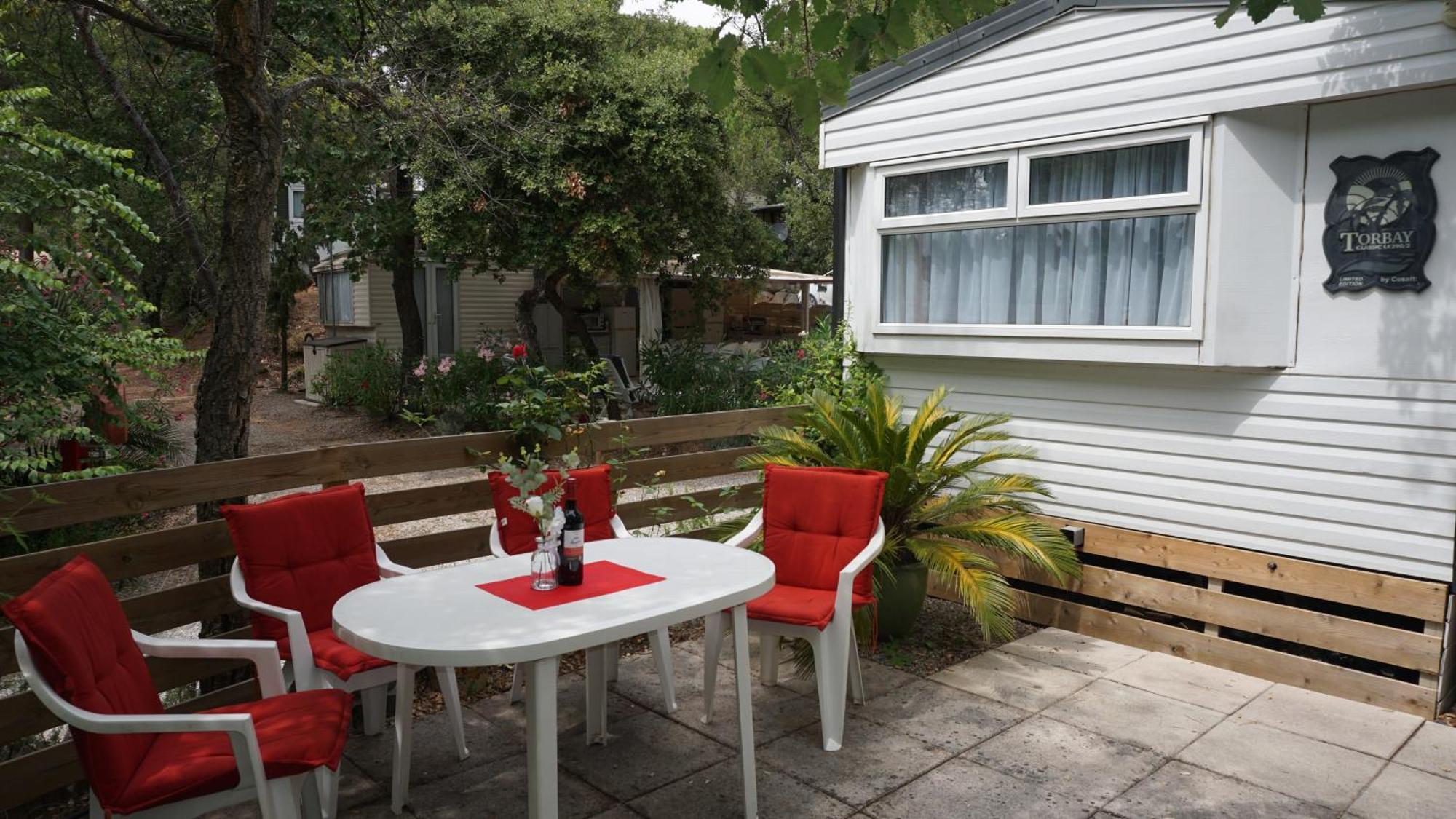 Chalets Met Buitenkeuken Op Camping Lei Suves - Joycasa روكبرون-سور-أرجينس الغرفة الصورة