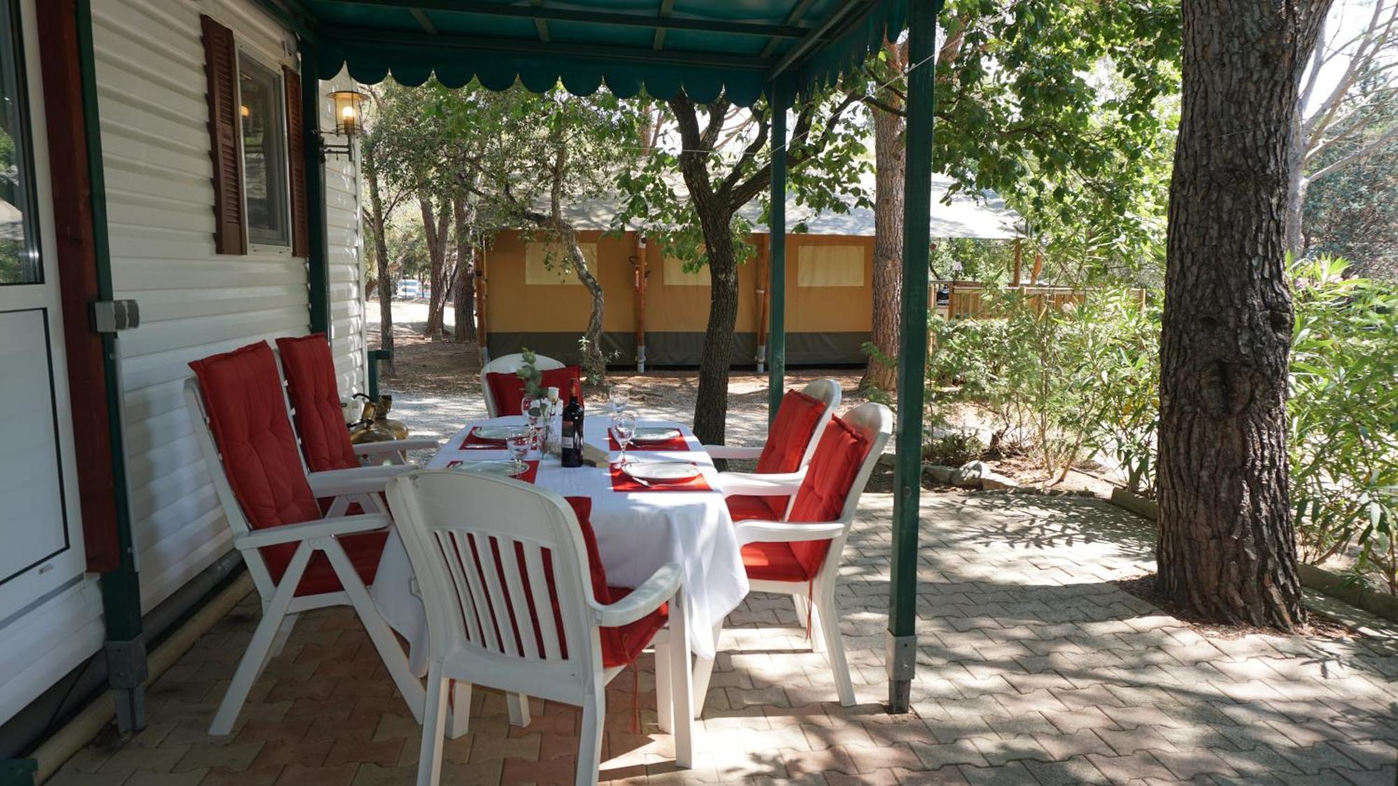 Chalets Met Buitenkeuken Op Camping Lei Suves - Joycasa روكبرون-سور-أرجينس الغرفة الصورة