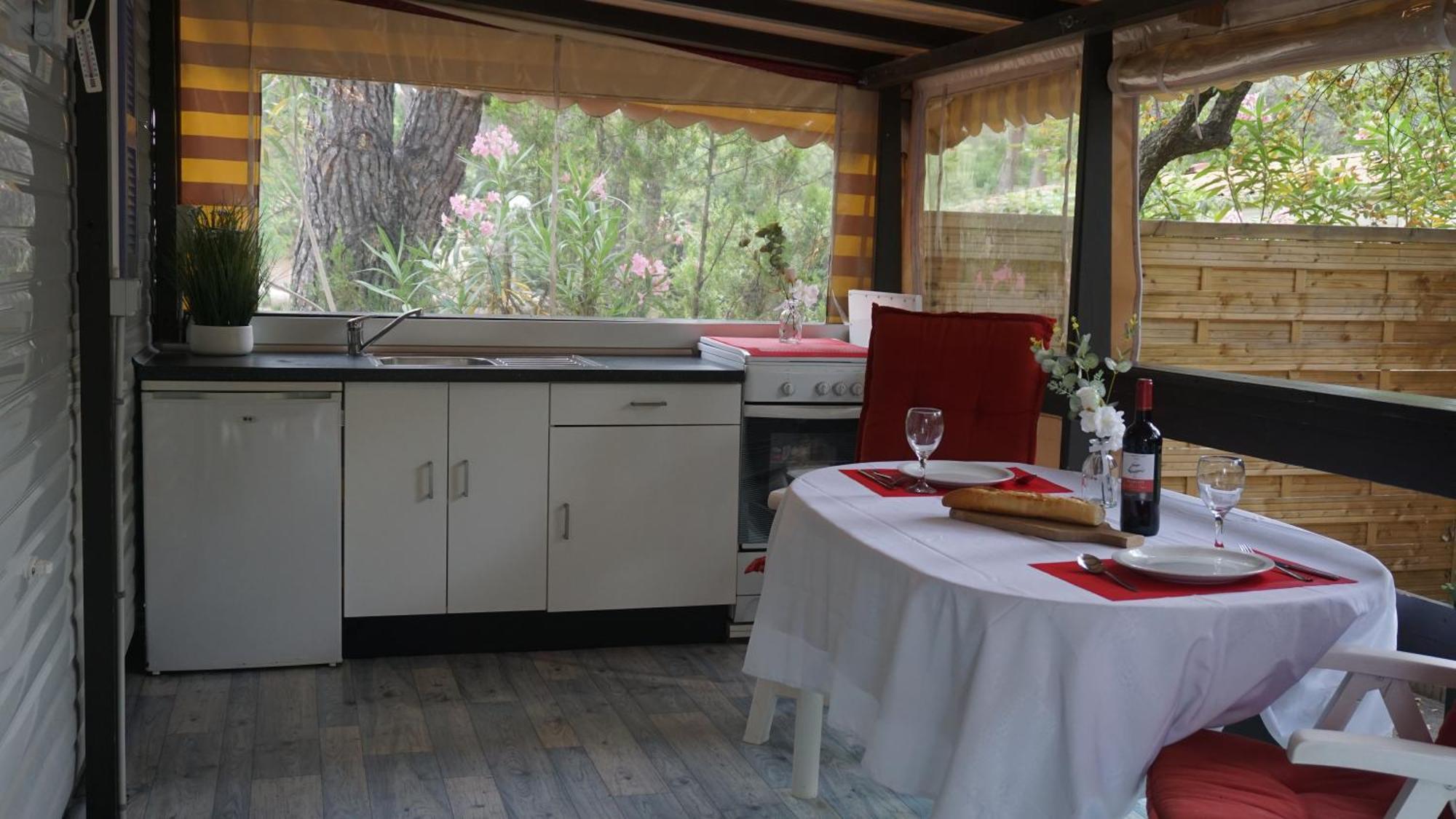 Chalets Met Buitenkeuken Op Camping Lei Suves - Joycasa روكبرون-سور-أرجينس الغرفة الصورة