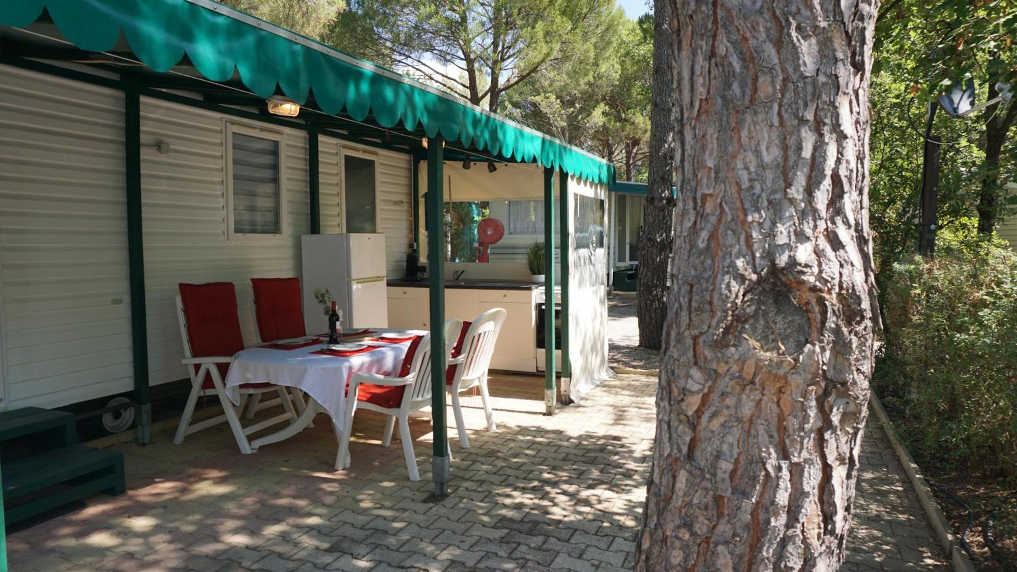 Chalets Met Buitenkeuken Op Camping Lei Suves - Joycasa روكبرون-سور-أرجينس المظهر الخارجي الصورة